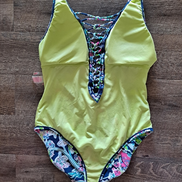 Lilly Pulitzer Sway This Way Swimsuit - Picture 3 of 5
